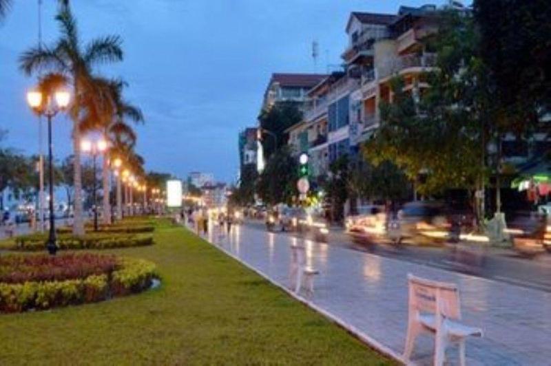 Monsoon Riverside Hotel Phnom Penh Ngoại thất bức ảnh